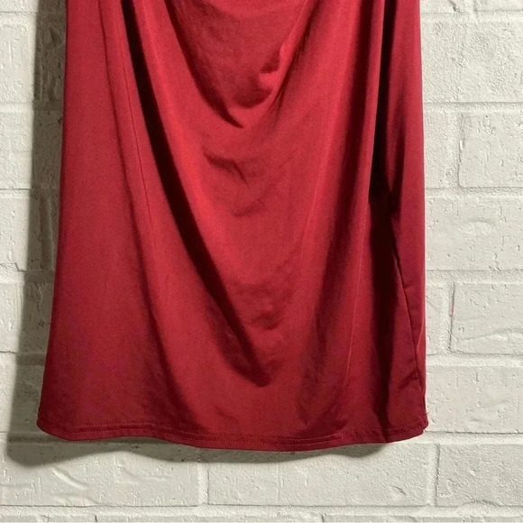 Red Bodycon Mini Dress Size Medium With Chest Cutout Sexy Black Shoulder Flirty - Picture 13 of 14